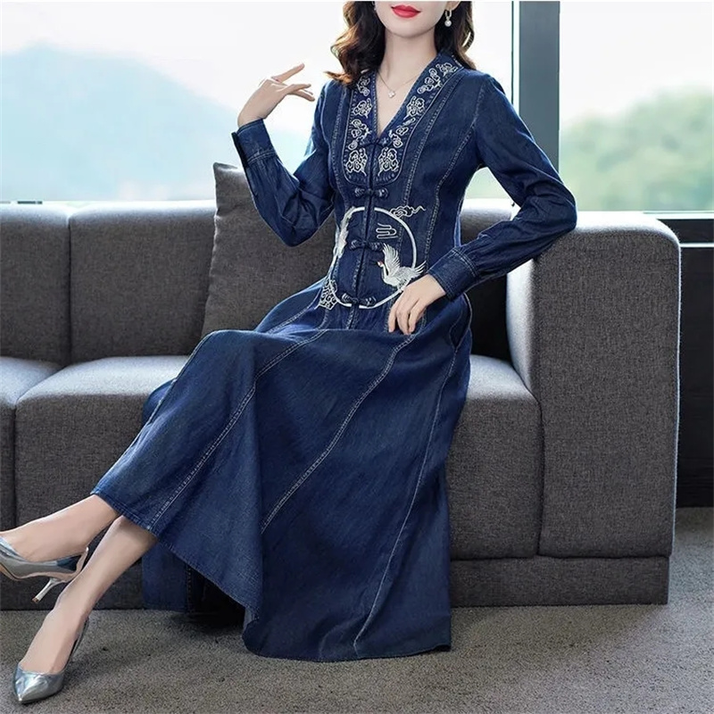 Ethnic Fashion Design - Abito in denim a maniche lunghe