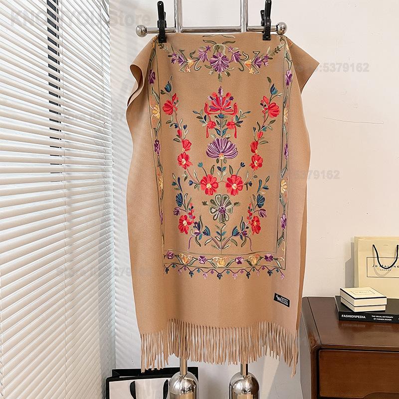Sciarpa da Donna Retrò con Ric - Go Ethnic Fashion recensione e prezzo