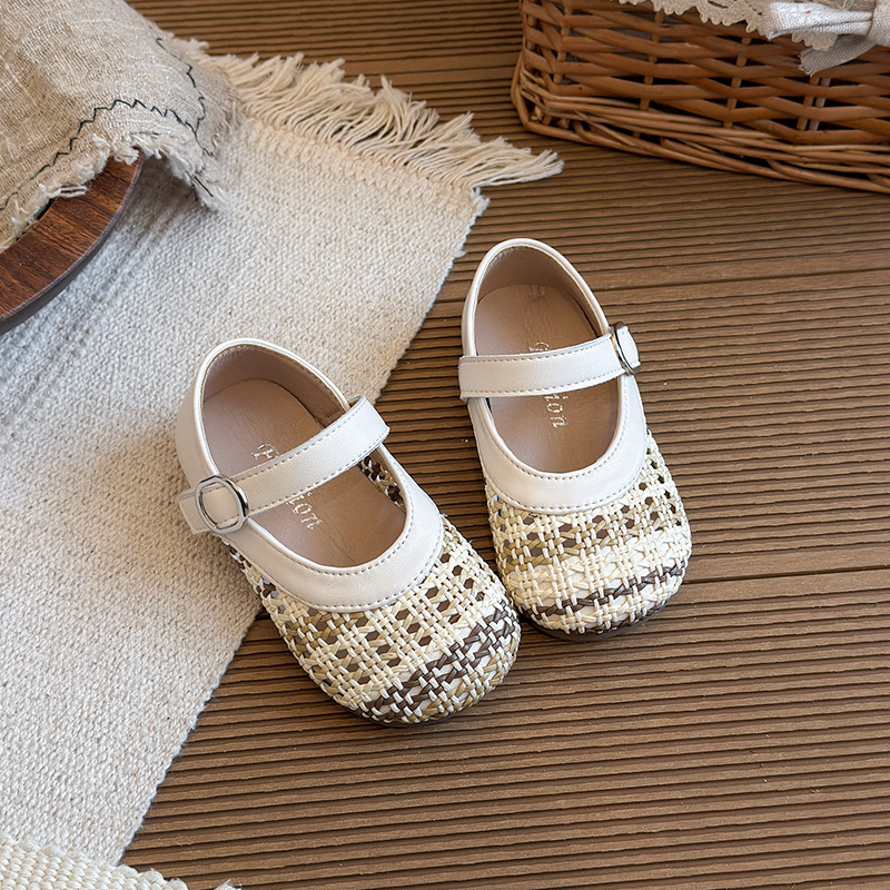 Scarpe da bambina alla moda Za - Kids Ethnic Fashion recensione e prezzo
